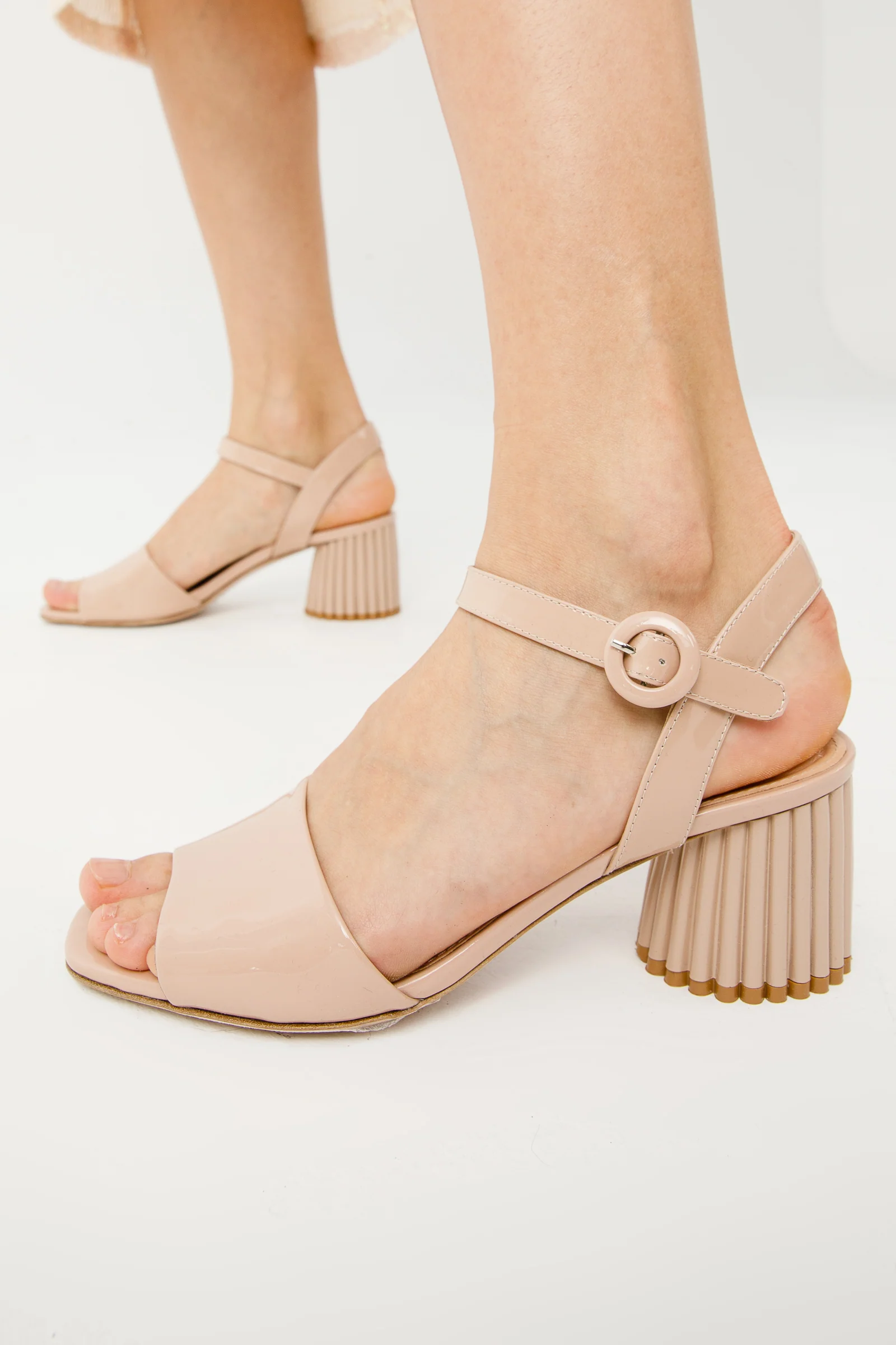 The Bamba Cream Patent Leather Women Sandal - Image 9
