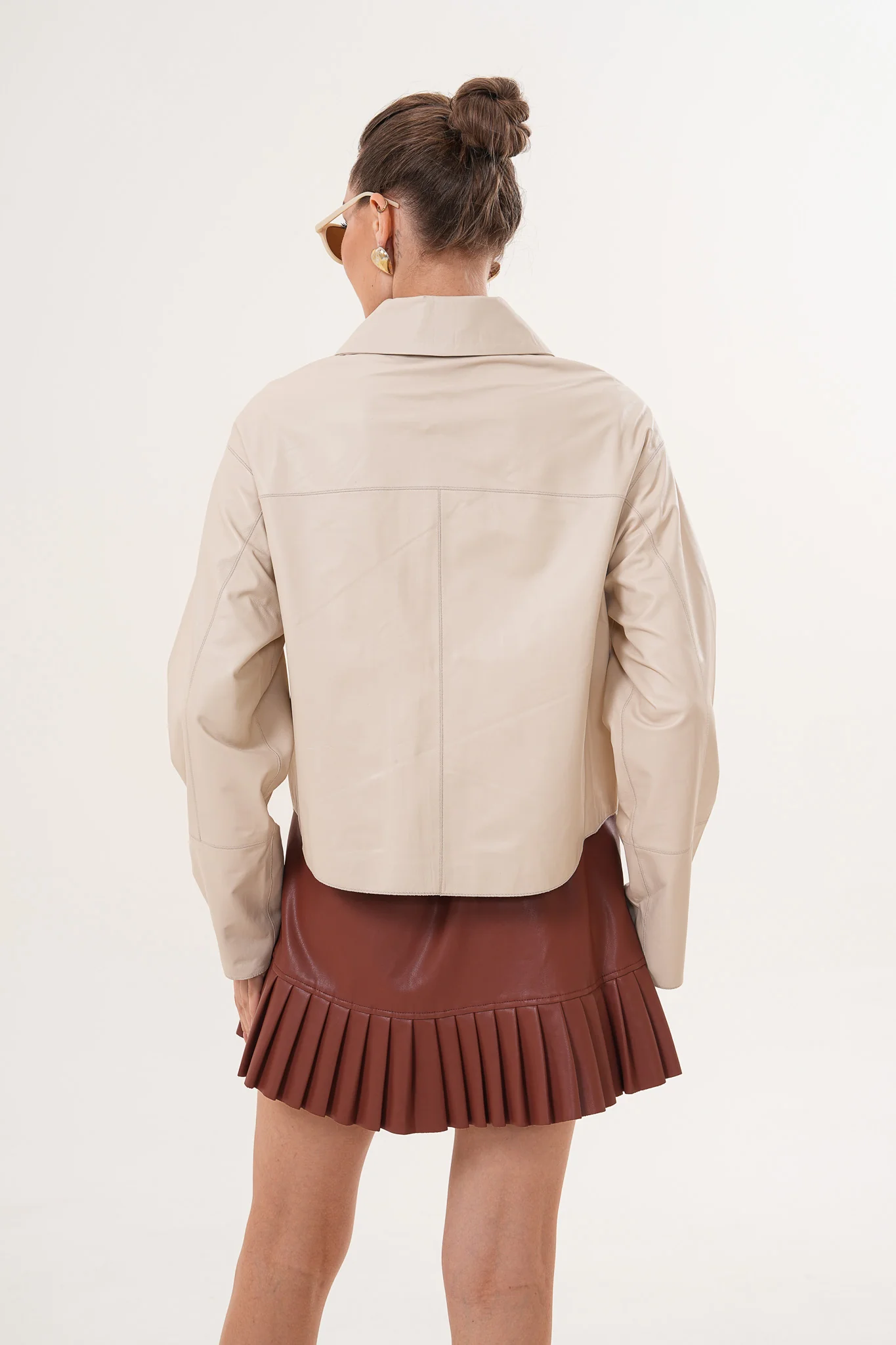 The Elvoria Reversible Beige Leather Jacket - Image 4