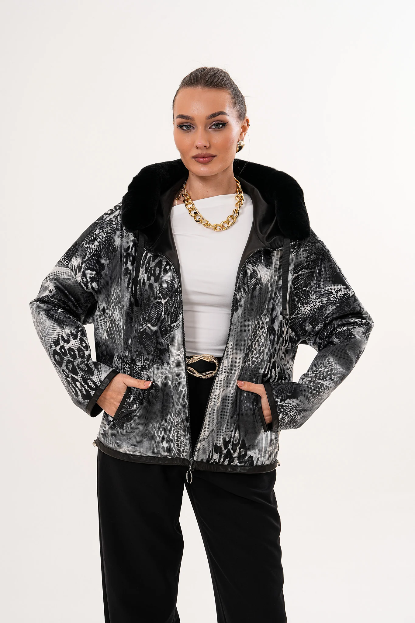 The Velora Black Reversible Lambskin Women Leather Jacket - Image 7