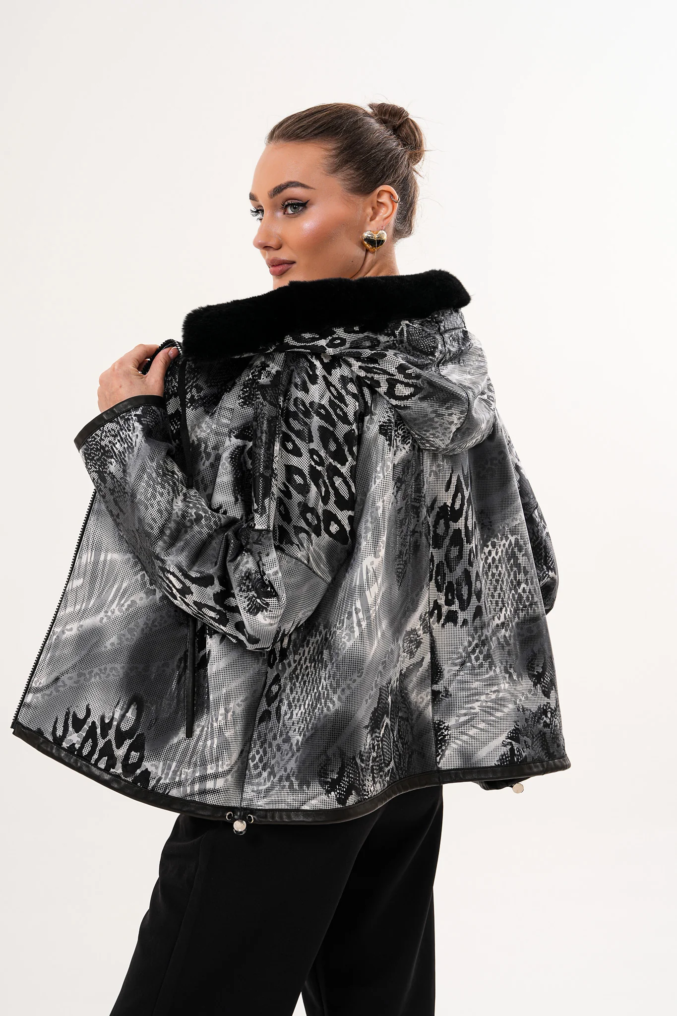 The Velora Black Reversible Lambskin Women Leather Jacket - Image 9